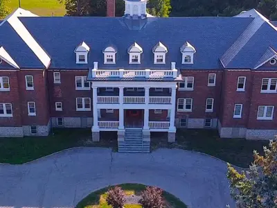 Mohawk-School.jpg